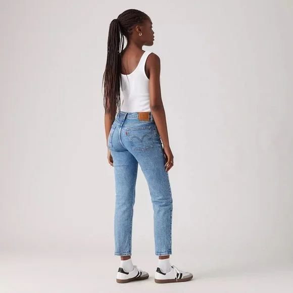 Levi’s Wedgie Straight Jeans - Picture 13 of 13